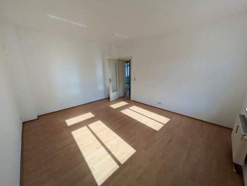 Wohnzimmer - Etagenwohnung mit 62,30 m&sup2; in Zwickau zur Miete