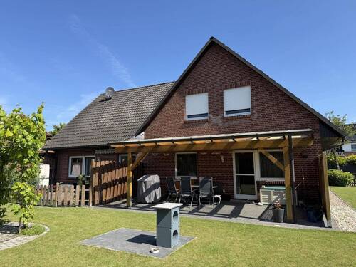Blick vom Garten - 7 Zimmer Mehrfamilienhaus, Wohnhaus zum Kaufen in Dannenberg
