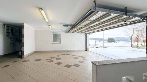 geräumige Doppelgarage - 