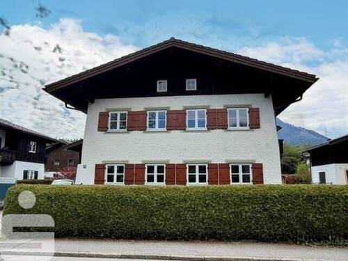 Straßenseite - 4 Zimmer-Mietwohnung in WeißbachMarzoll