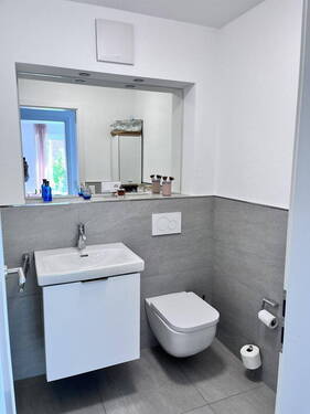 Gäste- WC mit Waschtisch - 