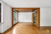 Wohn- und Essbereich - Großzügige Wohnung, mit Balkon und Tiefgaragenstellplatz, in guter Lage - zu verkaufen