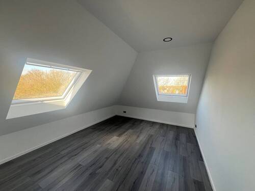 Zimmer (fertige Wohnung DG) - 