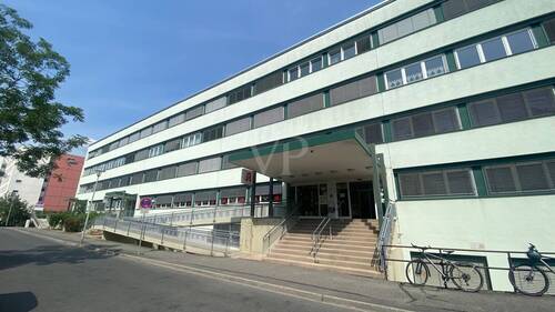 Hinteransicht Apotheke - 