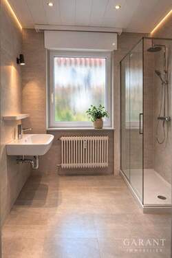 Beispiel Bad - 3 Zimmer Etagenwohnung in Weinstadt