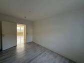 Freundliches Kinder-/Arbeitszimmer 2, Sicht zum WZ - 