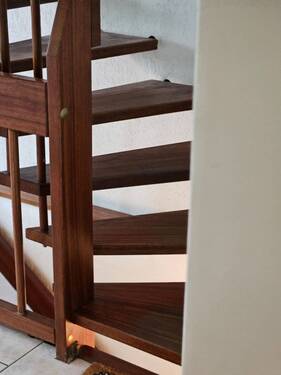 Treppe hinauf - 