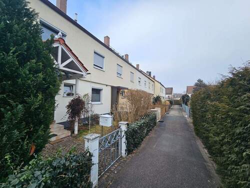 Bild 2 - 5 Zimmer Reihenmittelhaus zum Kaufen in Nürnberg