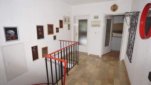 Hauseingang miot den beiden Wohnungstüren - 