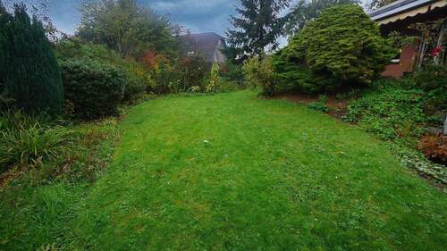 im Garten genießen Sie Ihre Ruhe - Bungalow mit 186,00 m&sup2; in Moers zum Kaufen