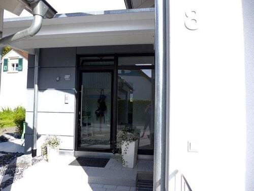 Eingangsbereich außen - Doppelhaushälfte mit 175,40 m&sup2; in Grenzach-Wyhlen zum Kaufen