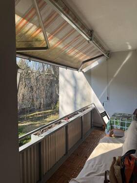 Balkon_mit_Markise - nahe Dianasee und Hagenplatz - 450.000,00&nbsp;EUR Kaufpreis, ca.&nbsp; 69,60&nbsp;m&sup2;&nbsp;Wohnfl&auml;che