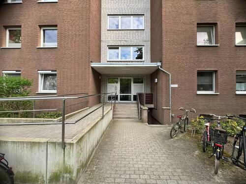 Zuwegung / Hauseingang - 
