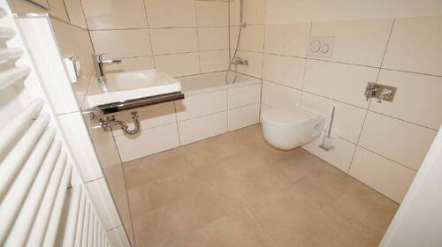 Bad - Etagenwohnung mit 49,70 m² in Straubing zur Miete