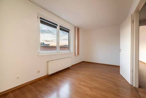 Schlafzimmer/ Home Office - 