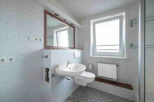 Gepflegtes Badezimmer - 