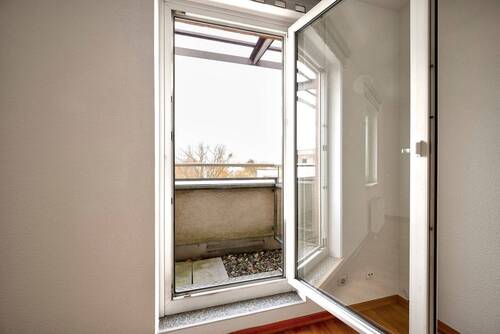 Balkonaustritt aus dem Schlafzimmer - 