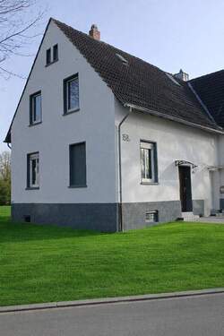 Hausfront - Bald in der Vermarktung! Traditionelles Zechen-Reihenendhaus