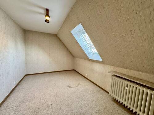 kleines Zimmer im Dachgeschoss - 