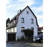 Freistehendes Ein-Zweifamilienhaus mit Garage, Carport und Garten - Kirchheim unter Teck Ötlingen