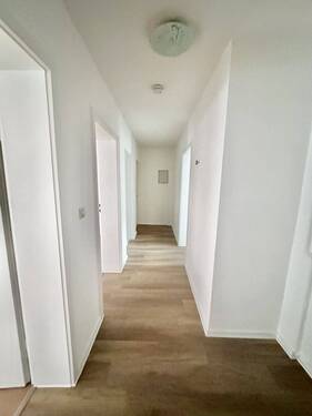 Flurbereich - Etagenwohnung mit 70,00 m&sup2; in Kaiserslautern zur Miete