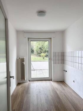 Küche mit Zugang zur Terrasse - 