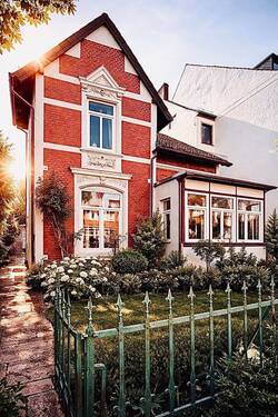 Titelbild.jpg - freistehendes charmantes Haus in Bremen Schwachhausen