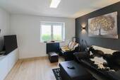 (12) Wohnzimmer - 