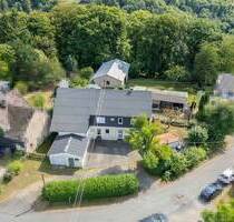 Natur pur: Vielseitig nutzbares Anwesen mit Wohnhaus, Scheune und Stallungen und großem Garten - Ruppichteroth Honscheid