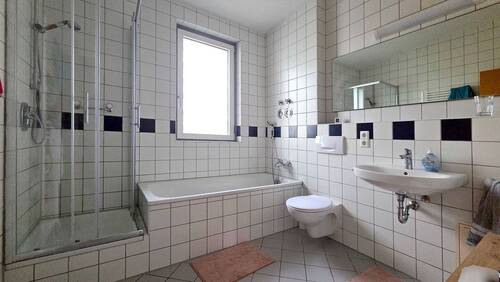 Tageslichtbad - Etagenwohnung mit 72,00 m² in Remseck am Neckar zur Miete