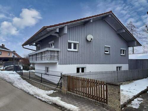 südliche Außenansicht - 4 Zimmer Einfamilienhaus in Reisbach