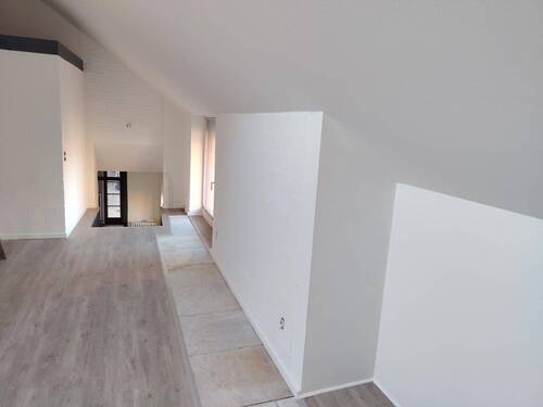 Treppe zum Wohn+Küchenbereich - Etagenwohnung mit 63,00 m&sup2; in Stade zur Miete