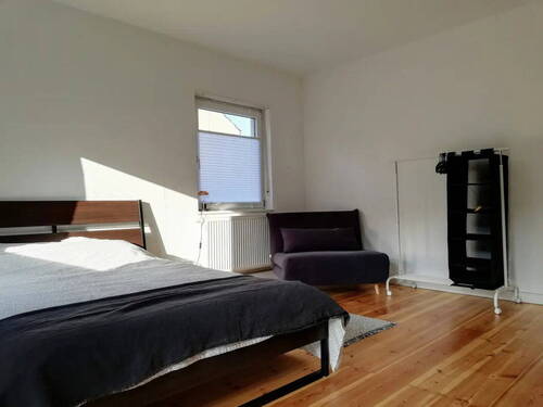 Schlafz. 1 (+Zugang Terrasse) - 3 Zimmer Terrassenwohnung zur Miete in Neustadt an der Weinstraße