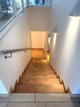 Treppenabgang Wohnung - Etagenwohnung mit 103,40 m&sup2; in Essen zum Kaufen