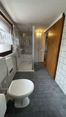 Tageslichtbad mit Dusche - 