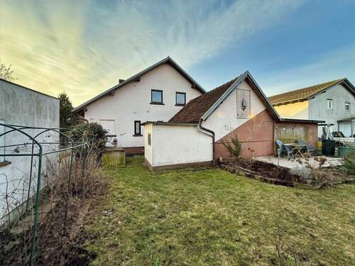 nördliche Außenanicht - Einfamilienhaus mit 120,00 m&sup2; in Wallersdorf zum Kaufen