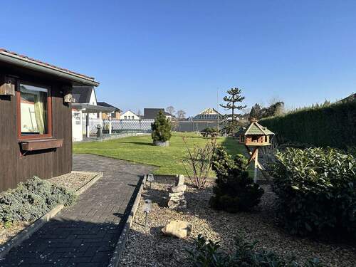 Blick vom Wohnzimmer in den Garten - 