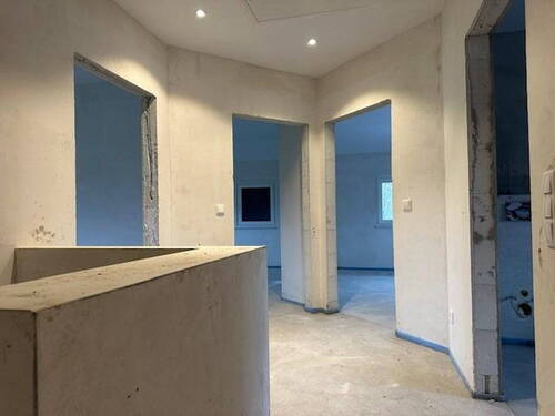 Flur OG + gemauerter Brüstung - 