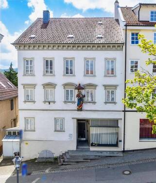 Vorderansicht - Zentrumnahes Mehrfamilienhaus mit Potential
