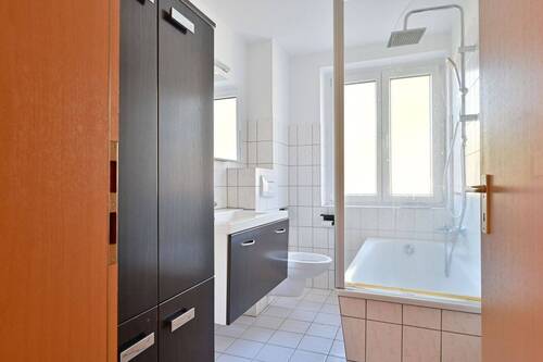 möbliertes Badezimmer - 