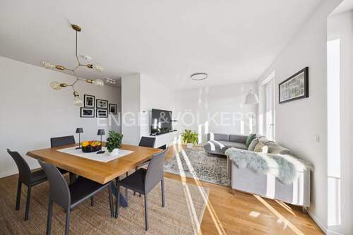 Wohnbereich - Modern & neuwertig: Großzügige 4-Zimmer-Wohnung mit Balkon