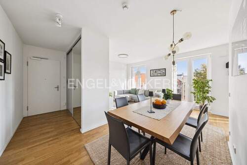 Eingangsbereich/Wohnbereich - 4 Zimmer Etagenwohnung zur Miete in Hamburg