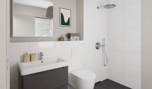 Modern gefliestes Bad mit bodengleicher Dusche im Erdgeschoss - 