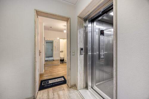 Wohnungseingang - 3 Zimmer Etagenwohnung in Köln / Lindenthal