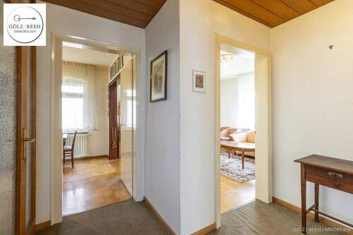 Diele / Flur EG - Mehrfamilienhaus, Wohnhaus mit 160,00 m&sup2; in Schorndorf zum Kaufen