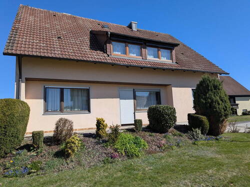 Süden - 8 Zimmer Mehrfamilienhaus, Wohnhaus zum Kaufen in Eslarn