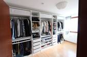 Kleiderschrank begehbar? Kein Problem! - 