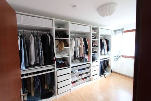 Kleiderschrank begehbar? Kein Problem! - 