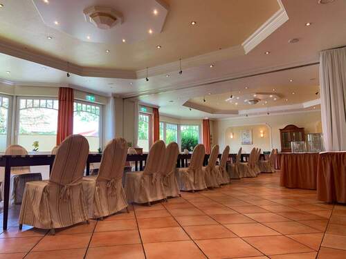 Gastronomie-Saal1-2 - 