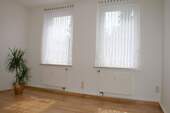 Wohnzimmer - Gepflegte 2-Raumwohnung incl. Pkw-Stellplatz